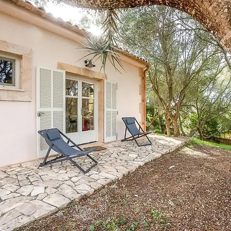 Holiday home Lovely In